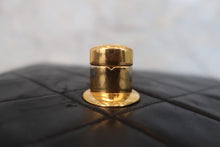 画像をギャラリービューアに読み込む, CHANEL/シャネル デカマトラッセシングルフラップチェーンショルダーバッグ ラムスキン ブラック/ゴールド金具 ショルダーバッグ 800020060
