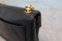 将图片加载到图库查看器，CHANEL/香奈儿 迷你CF 链条包 羊皮 Black/Gold hadware(黑色/金色金属) 肩背包 800090035
