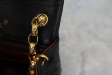 将图片加载到图库查看器，CHANEL/香奈儿 迷你CF 链条包 羊皮 Black/Gold hadware(黑色/金色金属) 肩背包 800090035
