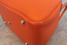 画像をギャラリービューアに読み込む, HERMES／エルメス リンディ30 トリヨンクレマンス オレンジポピー □R刻印 ショルダーバッグ 700120229
