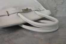 Load image into Gallery viewer, HERMES BIRKIN 35 Clemence leather White □I Engraving Hand bag 600120012
