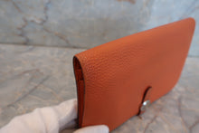 Load image into Gallery viewer, HERMES  Dogon GM Togo leather Orange □H Engraving Wallet 700090224
