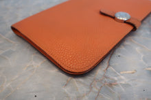 Load image into Gallery viewer, HERMES  Dogon GM Togo leather Orange □H Engraving Wallet 700090224
