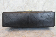 将图片加载到图库查看器，CHANEL/香奈儿 中号CF 单盖包 链条包 羊皮 Black/Gold hadware(黑色/金色金属) 肩背包 700030077
