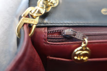 将图片加载到图库查看器，CHANEL/香奈儿 迷你CF 链条包 羊皮 Black/Gold hadware(黑色/金色金属) 肩背包 800090035
