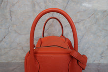 画像をギャラリービューアに読み込む, HERMES／エルメス リンディ30 トリヨンクレマンス オレンジポピー □R刻印 ショルダーバッグ 700120229
