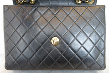 将图片加载到图库查看器，CHANEL/香奈儿 中号CF 单盖包 链条包 羊皮 Black/Gold hadware(黑色/金色金属) 肩背包 700030077
