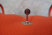 画像をギャラリービューアに読み込む, HERMES／エルメス リンディ30 トリヨンクレマンス オレンジポピー □R刻印 ショルダーバッグ 700120229
