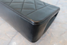 Load image into Gallery viewer, CHANEL  Diana matelasse chain shoulder bag Lambskin Black/Gold hadware Shoulder bag 800030100
