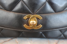 Load image into Gallery viewer, CHANEL  Diana matelasse chain shoulder bag Lambskin Black/Gold hadware Shoulder bag 800030100
