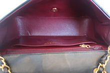 Load image into Gallery viewer, CHANEL  Diana matelasse chain shoulder bag Lambskin Black/Gold hadware Shoulder bag 800030100
