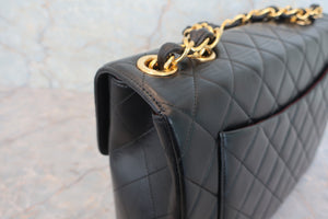 CHANEL Medium Matelasse single flap chain shoulder bag Lambskin Black/Gold hadware Shoulder bag 600090093