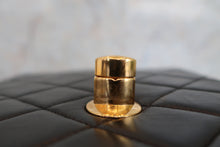 将图片加载到图库查看器，CHANEL/香奈儿 中号CF 单盖包 链条包 羊皮 Black/Gold hadware(黑色/金色金属) 肩背包 600090093
