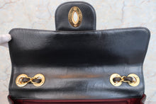 将图片加载到图库查看器，CHANEL/香奈儿 中号CF 单盖包 链条包 羊皮 Black/Gold hadware(黑色/金色金属) 肩背包 600090093
