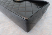Load image into Gallery viewer, CHANEL Medium Matelasse single flap chain shoulder bag Lambskin Black/Gold hadware Shoulder bag 600050081
