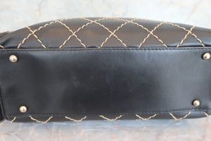 CHANEL Wild Stitch hand bag Lambskin Black/Gold hadware Hand bag 600050090