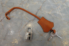 Load image into Gallery viewer, HERMES／BOLIDE 31 Clemence leather Orange □I Engraving Shoulder bag 700050091
