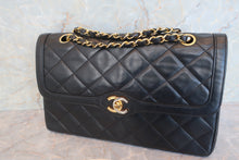 将图片加载到图库查看器，CHANEL/香奈儿 巴黎限定 CF 双盖 链条包 羊皮 Black/Gold hadware(黑色/金色金属) 肩背包 600090073
