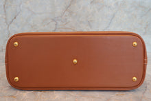 Load image into Gallery viewer, HERMES BOLIDE 35 Graine Couchevel leather Gold 〇U Engraving Hand bag 700060204
