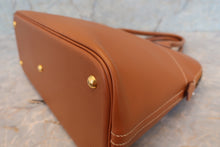 Load image into Gallery viewer, HERMES BOLIDE 35 Graine Couchevel leather Gold 〇U Engraving Hand bag 700060204
