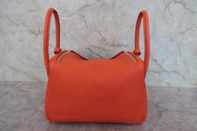 将图片加载到图库查看器，HERMES LINDY 26 Clemence leather Orange poppy U刻印 Shoulder bag 800030116
