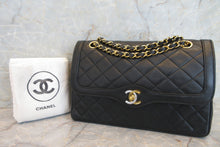 Load image into Gallery viewer, CHANEL Paris Limited Matelasse double flap chain shoulder bag Lambskin Black/Gold hadware Shoulder bag 600110194
