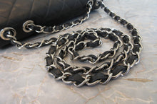 画像をギャラリービューアに読み込む, CHANEL/シャネル 中マトラッセシングルフラップチェーンショルダーバッグ キャビアスキン ブラック/シルバー金具 ショルダーバッグ 700110137
