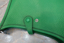 将图片加载到图库查看器，HERMES  EVELYNE TPM Clemence leather Bambou □R刻印 Shoulder bag 700080034
