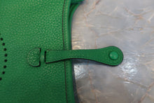 将图片加载到图库查看器，HERMES  EVELYNE TPM Clemence leather Bambou □R刻印 Shoulder bag 700080034
