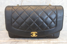 Load image into Gallery viewer, CHANEL Diana matelasse chain shoulder bag Lambskin Black/Gold hadware Shoulder bag 600120002
