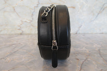 画像をギャラリービューアに読み込む, CHANEL/シャネル カメリアラウンドチェーンショルダーバッグ ラムスキン ブラック/シルバー金具 ショルダーバッグ 700110135
