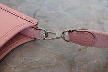 將圖片載入圖庫檢視器 HERMES／エルメス エブリンTPM トリヨンクレマンス ローズサクラ W刻印 ショルダーバッグ 800030092
