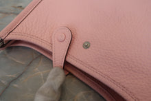將圖片載入圖庫檢視器 HERMES／エルメス エブリンTPM トリヨンクレマンス ローズサクラ W刻印 ショルダーバッグ 800030092
