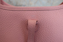 將圖片載入圖庫檢視器 HERMES／エルメス エブリンTPM トリヨンクレマンス ローズサクラ W刻印 ショルダーバッグ 800030092
