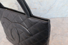 画像をギャラリービューアに読み込む, CHANEL/シャネル 復刻トート トートバッグ キャビアスキン ブラック/ゴールド金具 700110117
