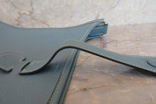 將圖片載入圖庫檢視器 HERMES／エルメス エブリン2GM ヴォーエプソン ブルージーン □J刻印 ショルダーバッグ 700030143
