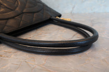 画像をギャラリービューアに読み込む, CHANEL/シャネル 復刻トート トートバッグ キャビアスキン ブラック/ゴールド金具 700110117
