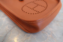 将图片加载到图库查看器，HERMES EVELYNE TPM Graine Couchevel leather Cognac □H刻印 Shoulder bag 800080042
