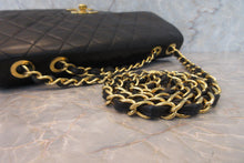 Load image into Gallery viewer, CHANEL Big Matelasse Single flap chain shoulder bag Lambskin Black/Gold hadware Shoulder bag 600120025
