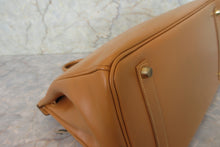 Load image into Gallery viewer, HERMES BIRKIN 35 Box carf leather Natural □F Engraving Hand bag 600120231
