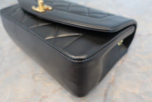 Load image into Gallery viewer, CHANEL  Diana matelasse chain shoulder bag Lambskin Black/Gold hadware Shoulder bag 700100010
