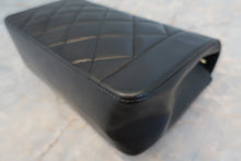 Load image into Gallery viewer, CHANEL  Diana matelasse chain shoulder bag Lambskin Black/Gold hadware Shoulder bag 700100010
