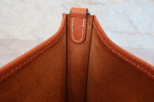 将图片加载到图库查看器，HERMES EVELYNE TPM Graine Couchevel leather Cognac □H刻印 Shoulder bag 800080042
