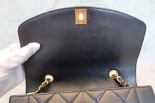 Load image into Gallery viewer, CHANEL  Diana matelasse chain shoulder bag Lambskin Black/Gold hadware Shoulder bag 700100010
