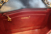 Load image into Gallery viewer, CHANEL  Diana matelasse chain shoulder bag Lambskin Black/Gold hadware Shoulder bag 700100010
