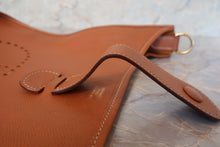 画像をギャラリービューアに読み込む, HERMES／エルメス エブリン1GM クシュベル ゴールド ショルダーバッグ 700110096
