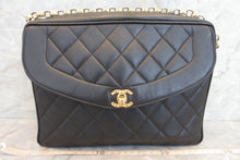 Load image into Gallery viewer, CHANEL Matelasse chain shoulder bag Caviar skin Black/Gold hadware Shoulder bag 600110141
