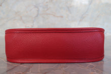 将图片加载到图库查看器，HERMES VESPA TPM Graine Couchevel leather Rouge vif □H刻印 Shoulder bag 700090148
