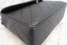 Load image into Gallery viewer, CHANEL Matelasse chain shoulder bag Caviar skin Black/Gold hadware Shoulder bag 600110141
