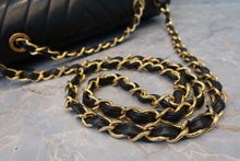 Load image into Gallery viewer, CHANEL  V-Stitch chain shoulder bag Lambskin Black/Gold hadware Shoulder bag 700100063
